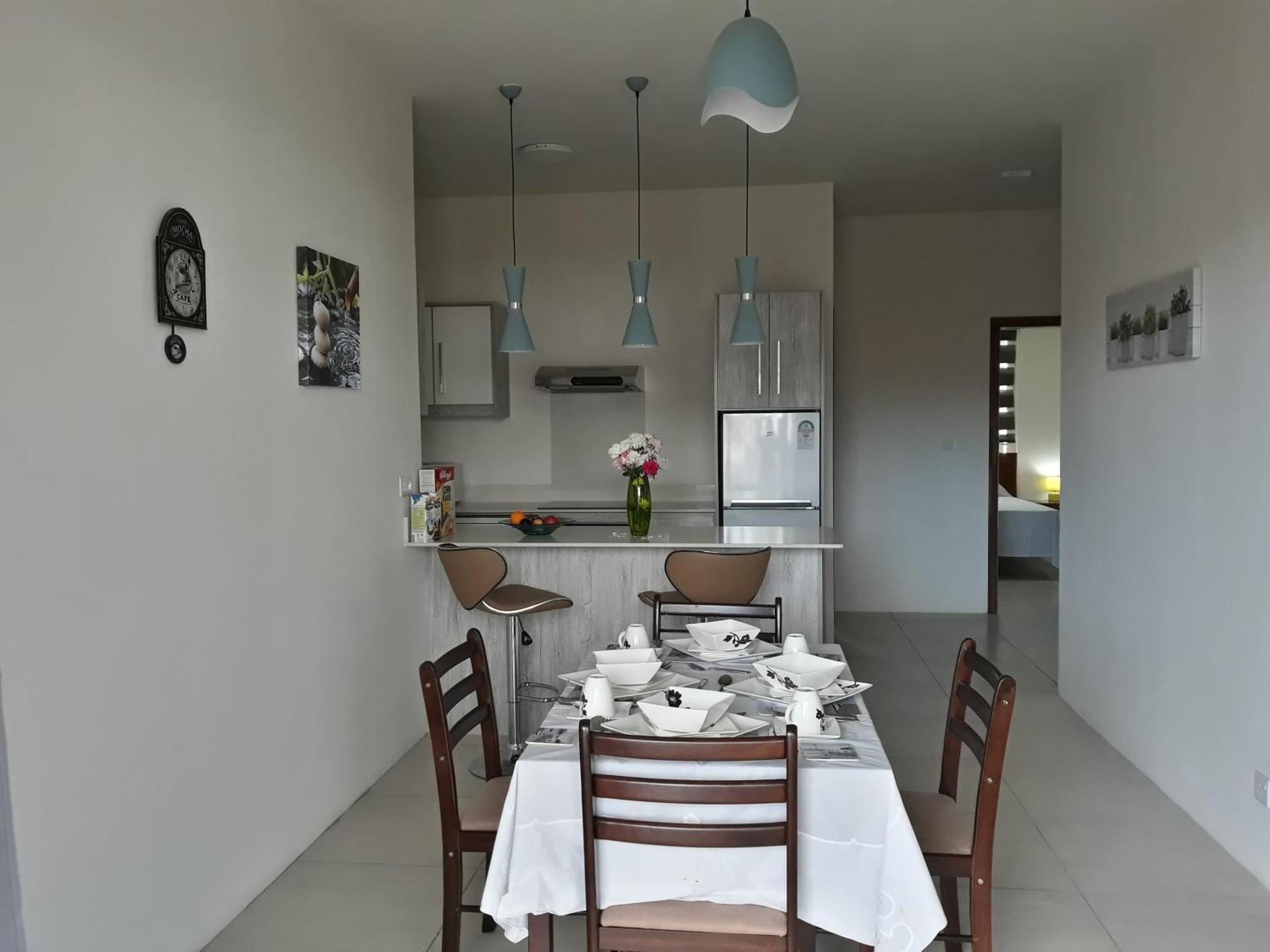 2 Bedroom Flat 15 Mins Walk From Flic En Flac Beach Esterno foto