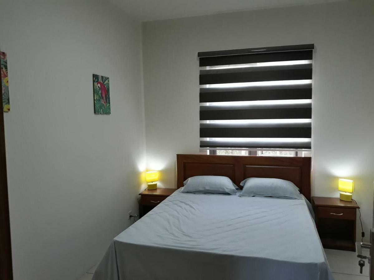 2 Bedroom Flat 15 Mins Walk From Flic En Flac Beach Esterno foto