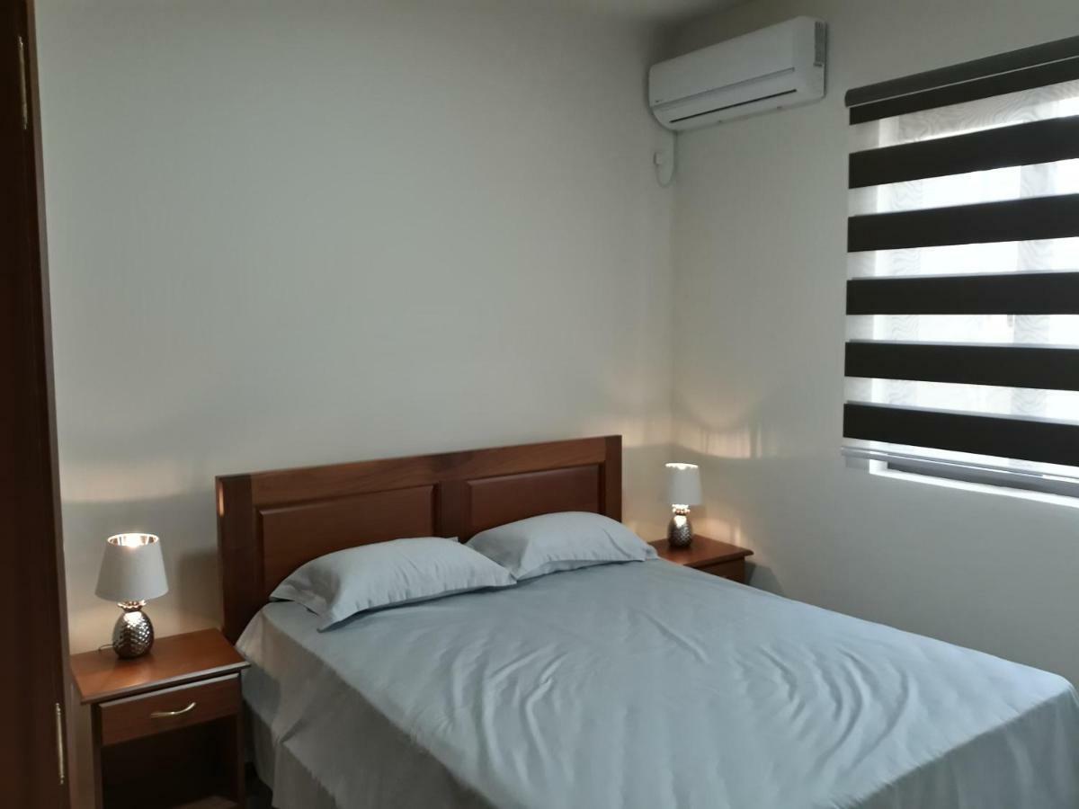 2 Bedroom Flat 15 Mins Walk From Flic En Flac Beach Esterno foto